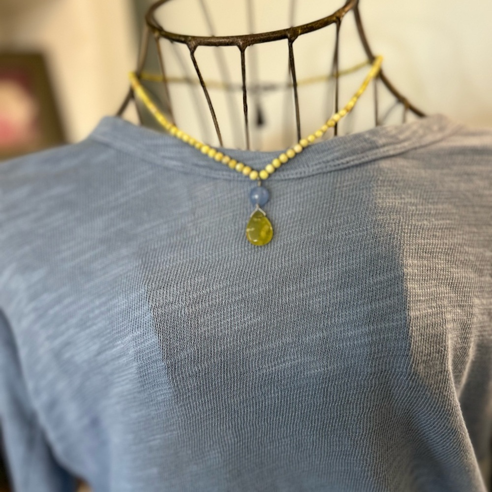 Green/lavender stone/choker neckless. Beautiful..